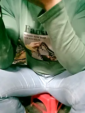 Snapshot of him220 chatting on February 17, 2026, 3:15 am him220 online show from February 17, 2026, 3:15 am