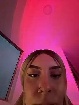 alesziarose  online show from January 9, 2026, 11:22 pm