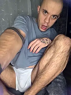 Snapshot of TvoY_bOy1 chatting on February 17, 2026, 7:33 pm TvoY bOy1 online show from February 17, 2026, 7:33 pm