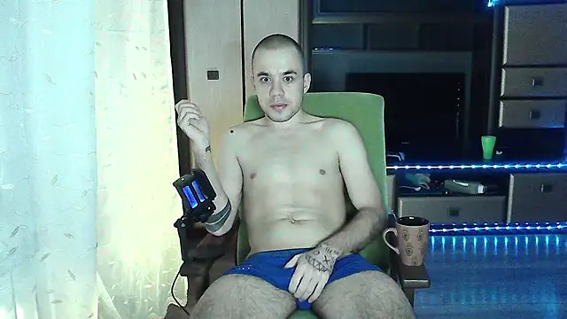 Snapshot of TvoY_bOy1 chatting on February 24, 2026, 10:21 pm TvoY bOy1 online show from February 24, 2026, 10:21 pm