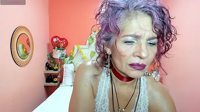 Dalila Najjar  online show from April 7, 2026, 2:08 pm