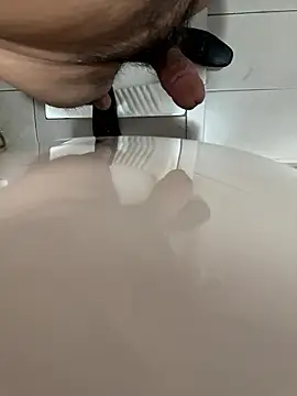 Johnlim880 online show from January 14, 2026, 7:45 am