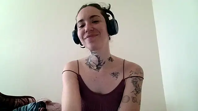 Dirty Pink online show from March 9, 2026, 9:24 am