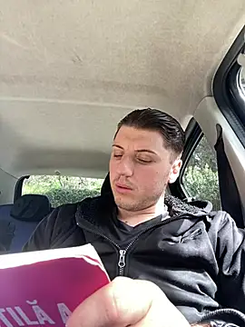 allee2206 online show from March 27, 2026, 9:54 am