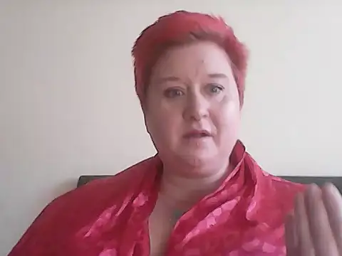 Snapshot of BustyRedxx chatting on April 23, 2026, 9:27 am BustyRedxx online show from April 23, 2026, 9:27 am
