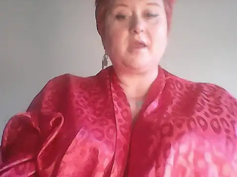 Snapshot of BustyRedxx chatting on April 8, 2026, 5:58 pm BustyRedxx online show from April 8, 2026, 5:58 pm