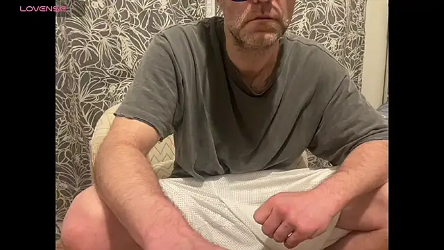 Snapshot of wolverinedream chatting on February 8, 2026, 1:03 am wolverinedream online show from February 8, 2026, 1:03 am