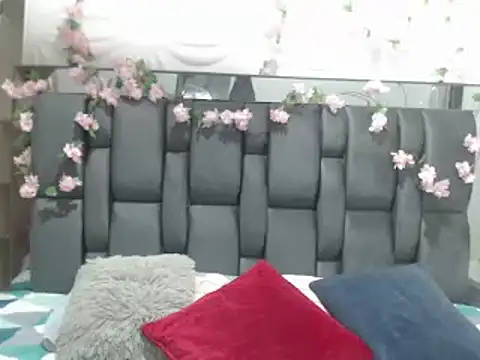 Snapshot of lindajohnson22 chatting on January 14, 2026, 5:00 am lindajohnson22 online show from January 14, 2026, 5:00 am