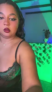 Snapshot of Isabella_Belmont chatting on May 15, 2026, 7:50 am Isabella Belmont online show from May 15, 2026, 7:50 am