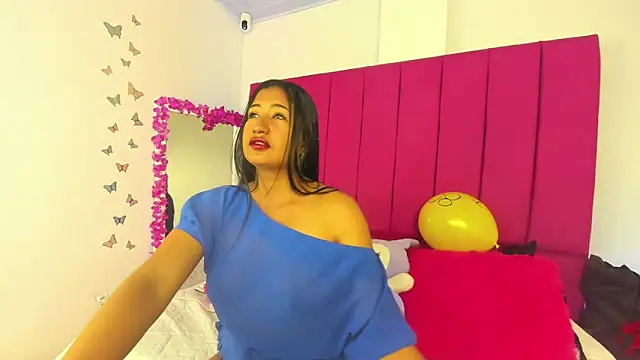 Snapshot of Mia_Miller001 chatting on February 7, 2026, 8:17 pm Mia Miller001 online show from February 7, 2026, 8:17 pm