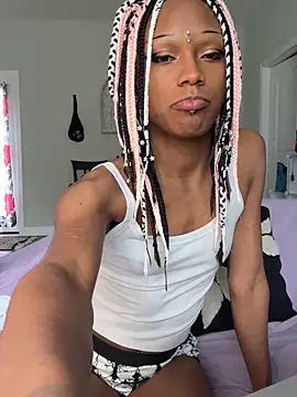 xouniq online show from February 24, 2026, 7:37 pm