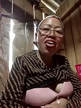 Snapshot of Agnes-baby chatting on February 15, 2026, 7:51 am Agnes-baby online show from February 15, 2026, 7:51 am