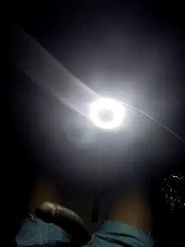 Snapshot of BlacHornet chatting on February 5, 2026, 9:21 pm BlacHornet online show from February 5, 2026, 9:21 pm