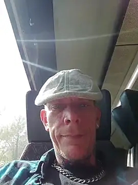 Snapshot of Der_Schoene_Penis chatting on April 15, 2026, 1:15 pm Der Schoene Penis online show from April 15, 2026, 1:15 pm