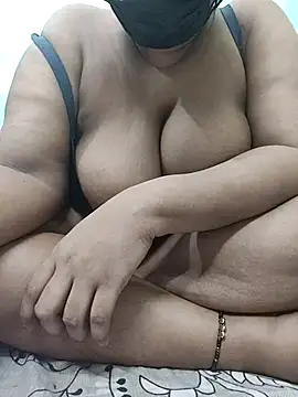 Snapshot of Hot_mahi678 chatting on January 7, 2026, 2:38 am Hot mahi678 online show from January 7, 2026, 2:38 am