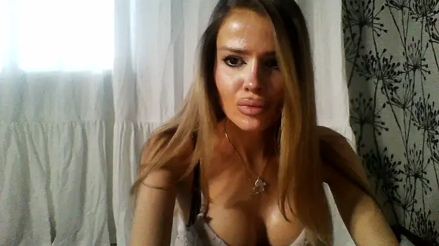 Snapshot of Oriselme chatting on February 23, 2026, 1:01 pm Oriselme online show from February 23, 2026, 1:01 pm