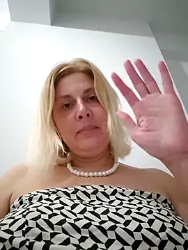Snapshot of Amelia9798 chatting on May 12, 2026, 6:03 pm Amelia9798 online show from May 12, 2026, 6:03 pm