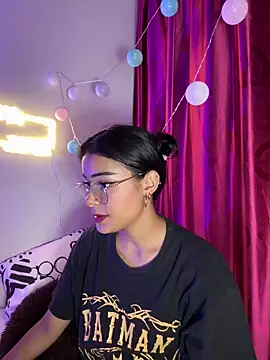 Iam Lyan  online show from March 5, 2026, 6:26 pm