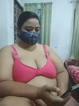 Snapshot of momo_loves chatting on May 1, 2026, 6:02 pm momo loves online show from May 1, 2026, 6:02 pm