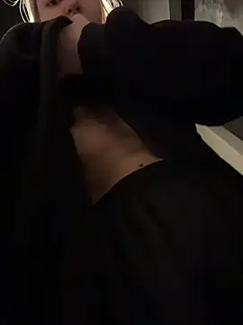 Snapshot of AshleyMur chatting on February 28, 2026, 5:29 am AshleyMur online show from February 28, 2026, 5:29 am