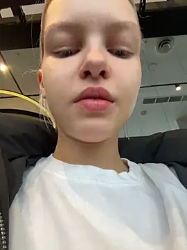 Snapshot of AshleyMur chatting on February 1, 2026, 5:27 am AshleyMur online show from February 1, 2026, 5:27 am