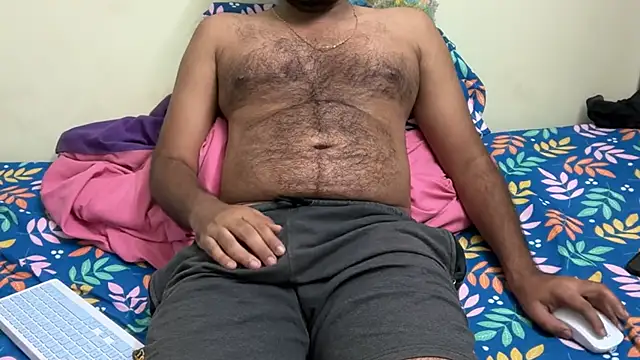 Snapshot of Ruthless_guyy chatting on March 1, 2026, 10:43 pm Ruthless guyy online show from March 1, 2026, 10:43 pm