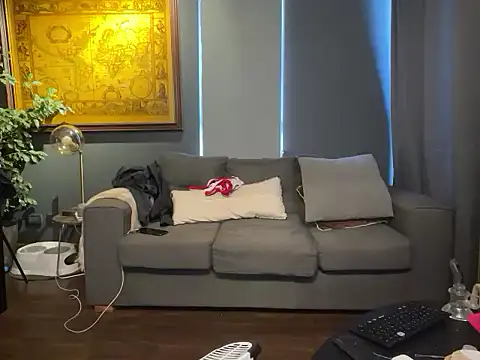 LukasMackenna online show from April 23, 2026, 2:08 pm