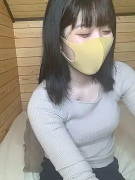 Snapshot of minami_room chatting on May 10, 2026, 1:25 pm minami room online show from May 10, 2026, 1:25 pm