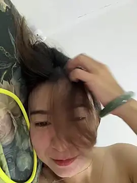 Snapshot of Xiaojuzi- chatting on July 1, 2026, 1:44 pm Xiaojuzi- online show from July 1, 2026, 1:44 pm