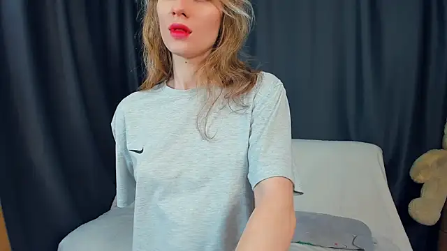 Snapshot of Kirawithvibe chatting on January 18, 2026, 2:26 am Kirawithvibe online show from January 18, 2026, 2:26 am