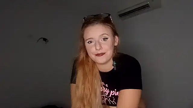 Snapshot of CUTEJESSBABE chatting on July 3, 2026, 3:29 pm CUTEJESSBABE online show from July 3, 2026, 3:29 pm
