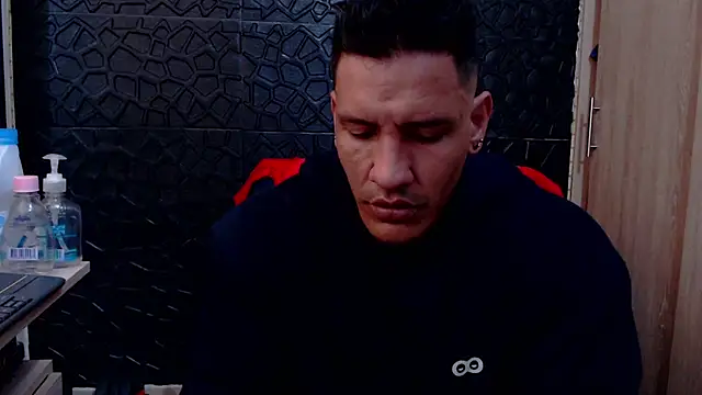 Snapshot of viktor_herrera chatting on February 2, 2026, 3:33 pm viktor herrera online show from February 2, 2026, 3:33 pm