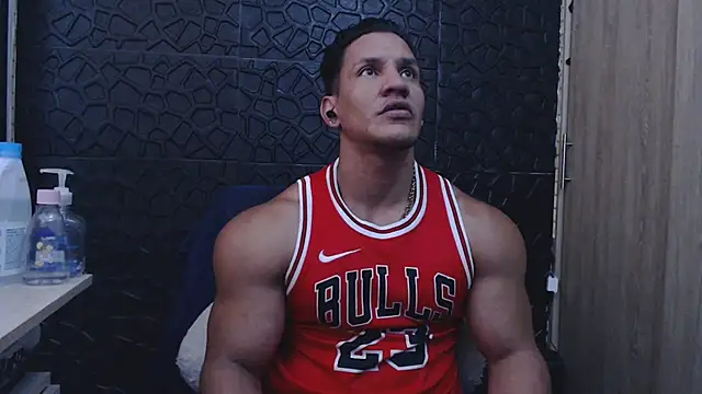 Snapshot of viktor_herrera chatting on January 16, 2026, 1:37 pm viktor herrera online show from January 16, 2026, 1:37 pm