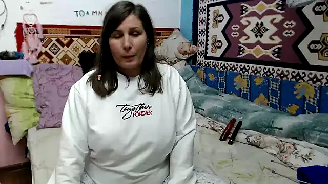 Adelinemilf online show from February 10, 2026, 10:25 am