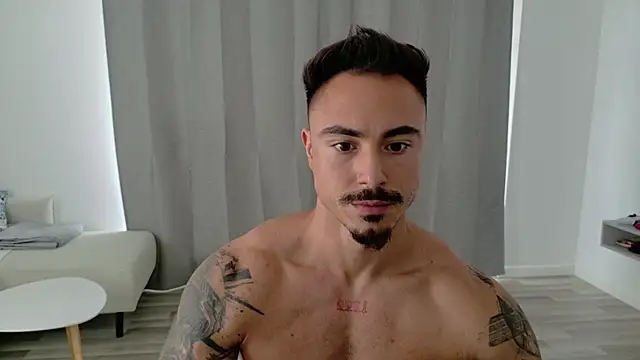 Snapshot of Master_Lukas chatting on May 3, 2026, 11:47 am Master Lukas online show from May 3, 2026, 11:47 am