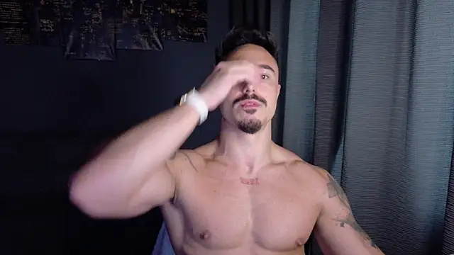 Snapshot of Master_Lukas chatting on April 29, 2026, 1:37 pm Master Lukas online show from April 29, 2026, 1:37 pm