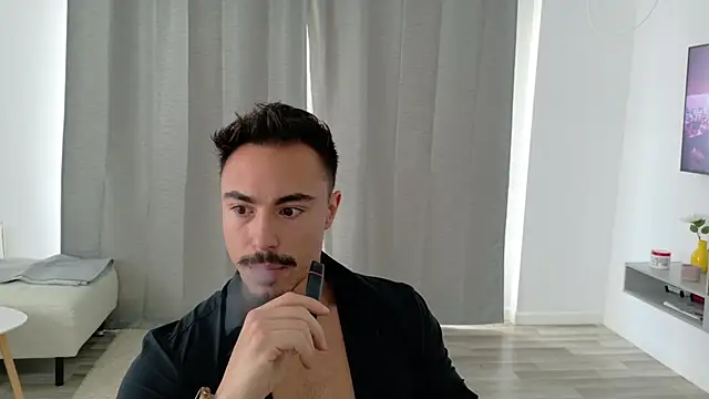 Snapshot of Master_Lukas chatting on May 14, 2026, 9:39 am Master Lukas online show from May 14, 2026, 9:39 am