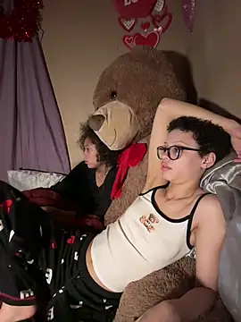 jojosbizarrelyf online show from February 15, 2026, 2:45 am