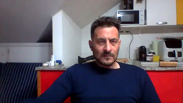 Snapshot of colosone chatting on May 13, 2026, 8:05 pm colosone online show from May 13, 2026, 8:05 pm