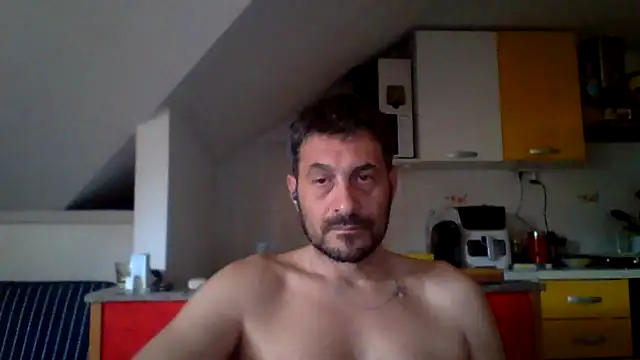 Snapshot of colosone chatting on April 21, 2026, 6:53 am colosone online show from April 21, 2026, 6:53 am
