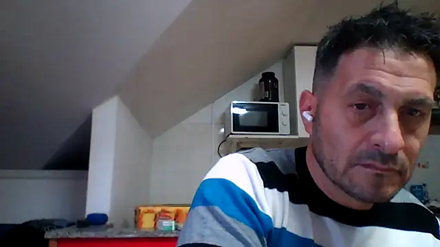 colosone online show from November 18, 2025, 8:06 am