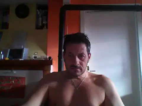 Snapshot of colosone chatting on March 10, 2025, 6:38 am colosone online show from March 10, 2025, 6:38 am