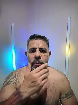 wolfbucker online show from April 8, 2026, 6:15 am