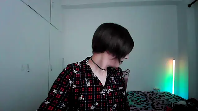 HoneyValentine online show from February 8, 2026, 9:01 pm