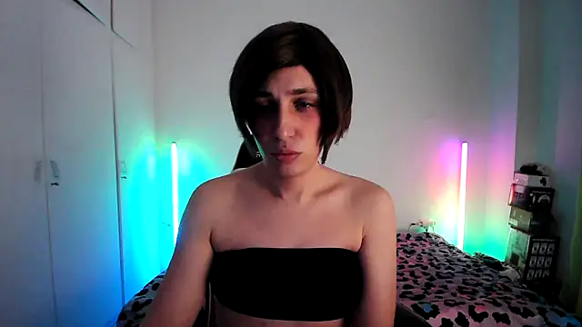 HoneyValentine online show from April 3, 2026, 7:31 pm