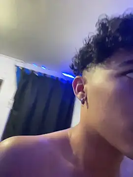 jamescurly00 online show from March 10, 2026, 11:20 pm