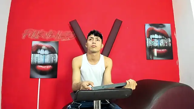 Snapshot of AVENGER_BOYS2026 chatting on May 19, 2026, 7:21 pm AVENGER BOYS2026 online show from May 19, 2026, 7:21 pm