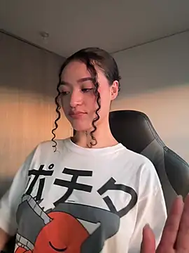 crystal dlun online show from April 3, 2026, 11:11 pm