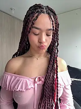 crystal dlun online show from February 24, 2026, 2:40 pm