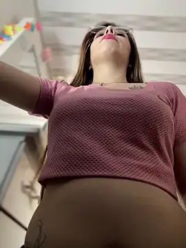 NatalyPinky online show from April 6, 2026, 7:48 pm